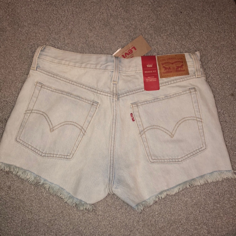 NWT Vintage Levi Shorts - Picture 2 of 5